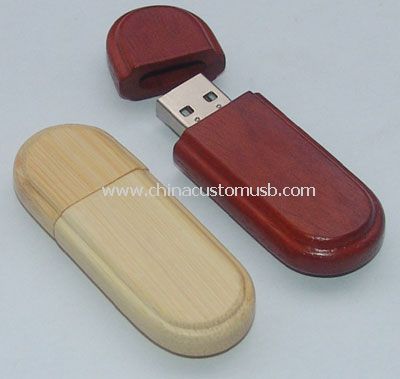 USB Flash disk vyrobený z dřevěné