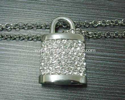 Diamond lock alakú USB villanás hajt