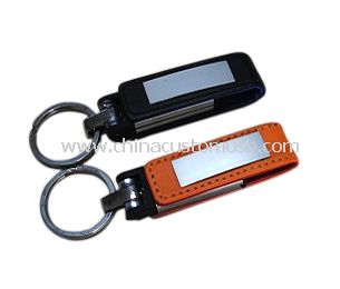 USB de cuero con placa metálica