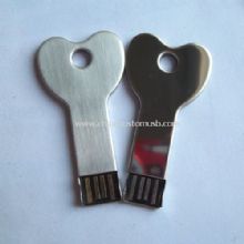 coração de metal forma disco USB images