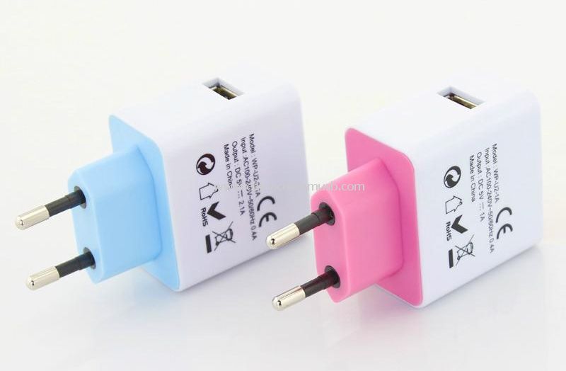 شارژر USB با پلاگین های اتحادیه اروپا