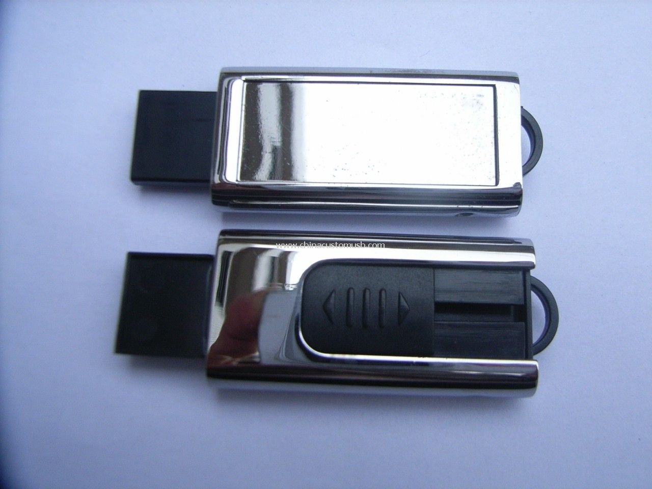 Mini push and pull USB drive