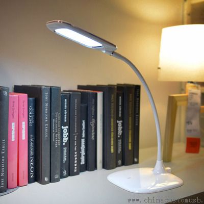 Escritorio con alimentación USB o batería lámpara de lectura