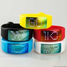 Silicone bracelet conduit montre un lecteur flash usb images