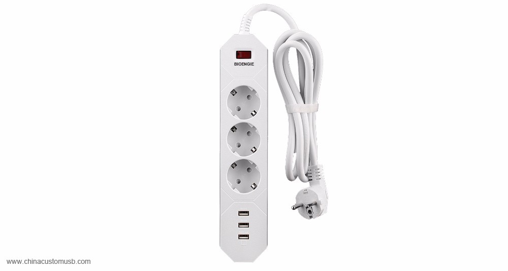 USB Reseladdare med Socket 3