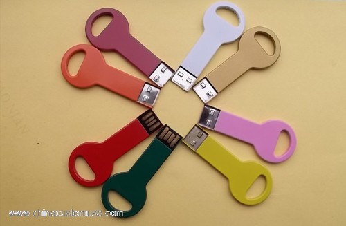 Klíč ve tvaru USB Flash Drive 4